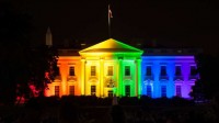 toilettes publiques LGBT Caroline Nord couper fonds Administration Obama