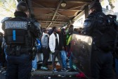 Migrants&nbsp;: un campement délogé à la station Stalingrad à Paris