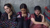 19 jeunes filles yezidis brulees vives cages mossoul