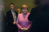 Joachim Herrmann, ministre de Bavière, accuse Angela Merkel d’avoir importé des djihadistes
