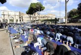 Rome&nbsp;: des musulmans organisent une prière publique devant le Colisée, au cœur de la chrétienté