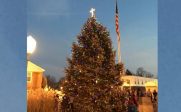 A Knightstown, Indiana, on a démantelé une croix couronnant le sapin de Noël municipal. C’était sans compter avec les habitants