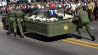 La photo : la jeep transportant les restes de Fidel Castro tombe en panne