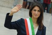 Virginia Raggi, maire de Rome, et Leoluca Orlando, maire de Palerme, élus au service de la bombe migratoire