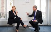 Nigel Farage soutient Marine Le Pen et annonce son élection au plus tard en 2022