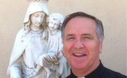 Le pape François a nommé un prêtre pro-LGBT évêque auxiliaire de San Diego en Californie