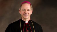 Mgr Paprocki, évêque d’Illinois, dénonce le lobby LGBT dans l’Eglise