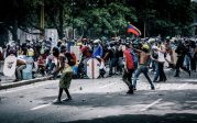 Maduro entre élection et guerre civile : à quoi sert la crise du Venezuela ?