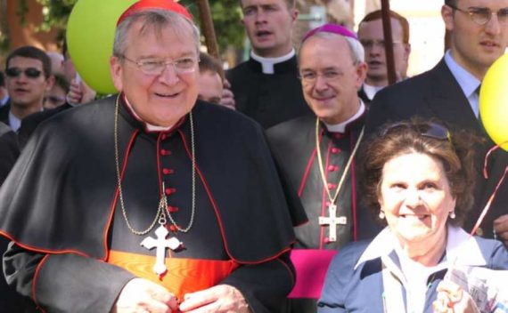 cardinal Raymond Burke crise Eglise fin temps idolâtrer pape