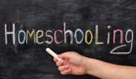 Merci au “homeschooling” :<br>aux Etats-Unis, l’école à la maison épargne 22 milliards de dollars aux contribuables par an