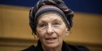 Emma Bonino, la femme politique chérie du pape François, signe une pétition pour  libéraliser l’avortement en Italie