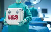 Au Royaume-Uni aussi, par la volonté de Theresa May, mise en place d’une présomption de don d’organes