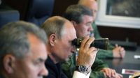 Russie lancement quatre missiles balistiques intercontinentaux manoeuvres dirigées Poutine