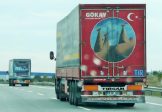 La Cour de justice de l’Union européenne vient de déclarer illégale la taxe sur les camions turcs transportant des biens à l’intérieur de l’UE