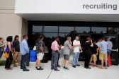 Malgré les ouragans, embellie du marché de l’emploi aux Etats-Unis