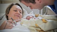 Mieszko, premier patient en soins palliatifs néonataux de la Fondation Gajusz, né avec une anomalie létale et accompagné jusqu’au bout par son papa et sa maman