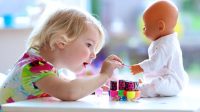 Une nouvelle étude le confirme, démentant la théorie du genre : la préférence des enfants pour les jouets attribués à leur sexe est en partie innée