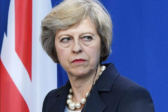 Période de transition plus longue pour le Brexit : Theresa May accusée de trahison