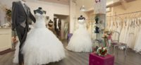 Discrimination antichrétienne : une boutique de robes de mariées ferme sous la menace LGBTQ