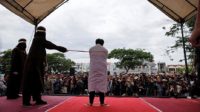 Deux chrétiens ont été fouettés en place publique en Indonésie pour non-respect de la charia