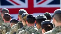 Les officiers de l’armée britannique sont avertis : leur promotion dépendra de leur « inclusivité »