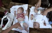 Australie : demandez aux bébés avant de changer leurs couches !