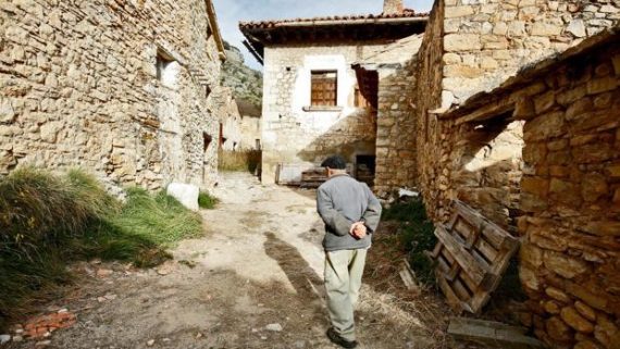 Hiver démographique Espagne 1000 villages sans naissance 2012