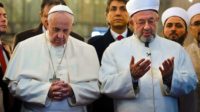 Pape François Assimiler Islam Terrorisme Mensonge Ridicule