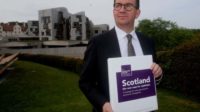Parti National écossais migrants regonfler économie