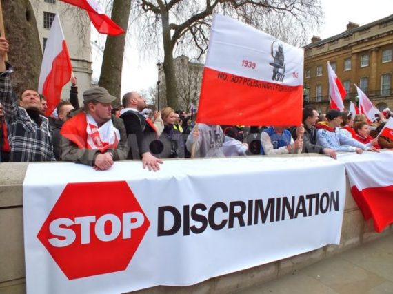racisme anti blancs contre Polonais retour Grande Bretagne