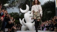 Superstition et spiritualité païenne : Louis Vuitton a fait appel à un chaman pour obtenir le beau temps lors d’un défilé