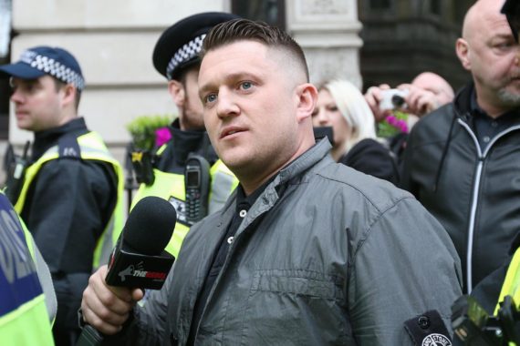 Tommy Robinson Leeds suicide politique élite