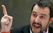 Matteo Salvini dénonce le sale business des passeurs sur les migrants et ramène ces derniers… en Libye