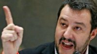 Matteo Salvini dénonce le sale business des passeurs sur les migrants et ramène ces derniers… en Libye