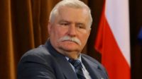 Lech Walesa prend la défense des juges mis à la retraite par le PiS en menaçant de débarquer à Varsovie avec son arme à feu pour renverser Kaczyński