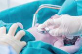 Augmentation « inhabituelle » des myocardites du nourrisson au Royaume-Uni – mais les autorités ne parlent pas du vaccin anti-covid