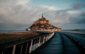 Macron au Mont-Saint-Michel : son cas relève de sainte Rita