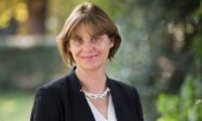Professeur à Oxford et conseillère du Forum économique mondial, Sarah Harper qualifie la baisse des naissances en Angleterre de « bonne chose »