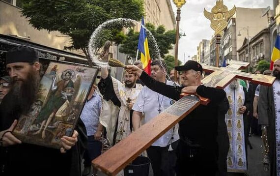 procession réparatrice Bucarest pride