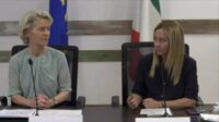 Le Billet : Aller à Lampedusa : deux blondes et un fiasco