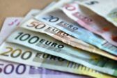 L’Union européenne limite les dépenses en liquide à 10.000 euros