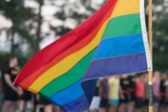 Canaries : la Gay Pride dégénère en orgie, tactique du voleur chinois