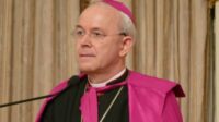 Mgr Athanasius Schneider organise un acte de réparation après le blasphème de la cérémonie d’ouverture des JO