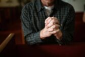 Les catholiques pratiquants réticents devant le changement de l’Eglise