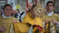 Los Angeles procession eucharistique