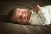 Yale confirme : la berceuse maternelle meilleur moyen de calmer un poupon
