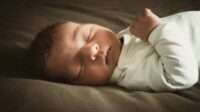 berceuse maternelle calmer poupon