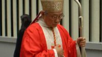 cardinal Zen église rouge