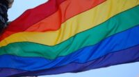 évêque messe fierté LGBT