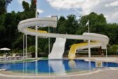 La goutte d’immigration qui fait déborder les piscines et Aquaparcs